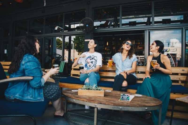 Women at coffee shop